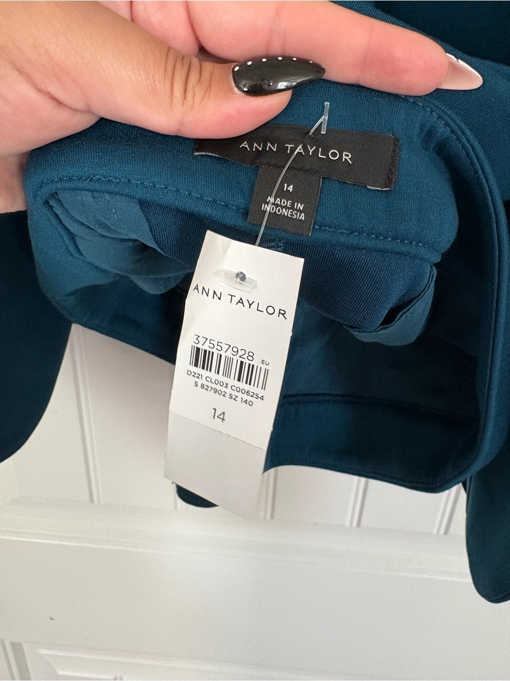 Ann Taylor Teal Open Collar Single-Button Blazer with Matching Pants - Picture 5 of 6